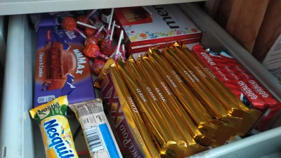MondryPajonk - Nie tykam tej szuflady bo jestem na diecie od miesiąca i muj stary je ...