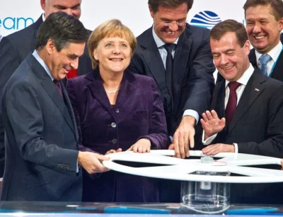 Borsuk_Europejski - @panropuch: 
Angela im odkręci.