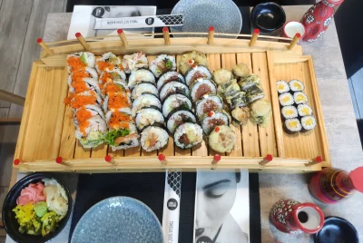 NeonowyDemon - @loczyn: zgadzam się z Tobą ale za 100zl za zestaw sushi nie naje się ...
