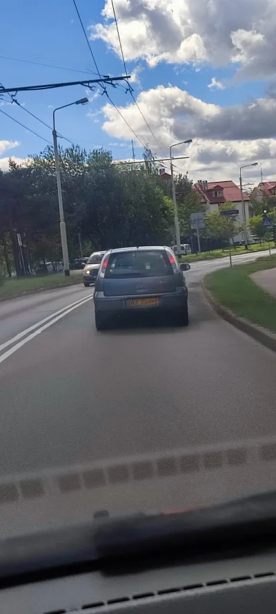 sinuh - Jak to jest możliwe? xD
#gdynia #trojmiasto #carspotting #samochody #motoryza...