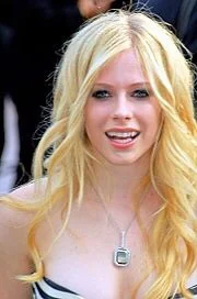O.....t - Wiktoria przypomina mi Avril Lavigne nwm może to ten uśmiech #hotelparadise