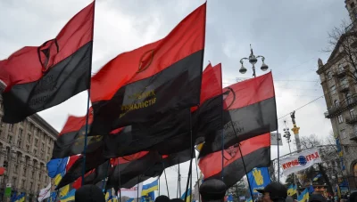 Bolxx454 - Czy czerwono-czarna flaga UPA powinna być w Polsce zakazana tak jak flaga ...