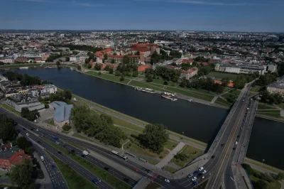 Stolusznik - @JezuUfamTobie: widok na Wawel ( ͡° ͜ʖ ͡°) (też air 2s)