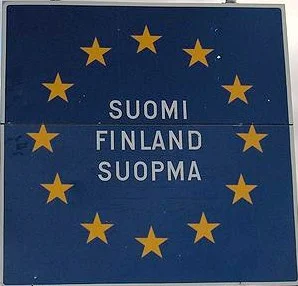 nowyjesttu - Finlandia po:
fińsku (Suomi)
po szwedzku (Finlabnd)
po lapońsku (Suop...