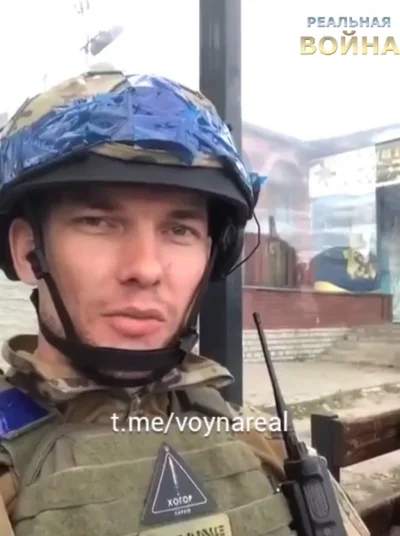 Aryo - Ukraińscy wojskowi siedzą na przystanku autobusowym w Balakiji. Brak dźwięku w...