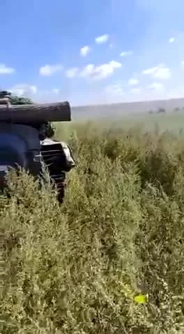 ImNewHere - Ukraińcy w ofensywie pod Chersoniem.
Btw. Zaczęli oznaczać swoje pojazdy...