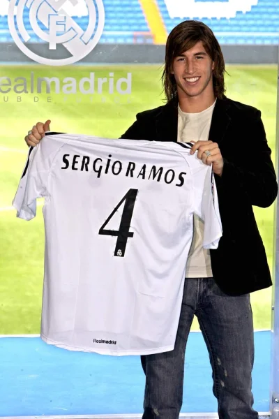 WeezyBaby - 17 lat temu odbyła się prezentacja Sergio Ramosa w Realu Madryt.

671 m...