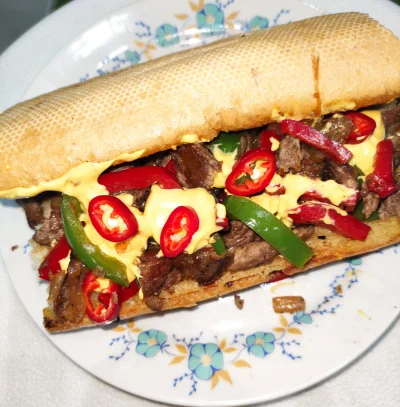 Pawel929 - Philly Cheesesteak to mistrzostwo świata. Antrykot wołowy i sos serowy na ...