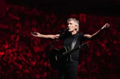 nick230 - Roger Waters w Krakowie w 2023. Większość komentarzy pod wydarzeniem na fej...