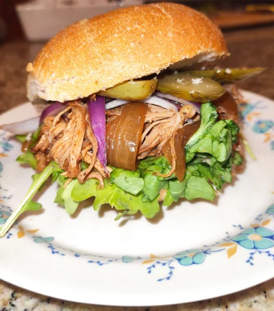 Pawel929 - Pulled pork burger w bułce home made smakuje najlepiej :)

#gotujzwykope...