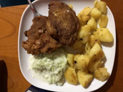 Anoniemamowy - Dzisiejszy #skromnyobiad 

Kotleciki drobiowe, tzatziki 

#dieta #...