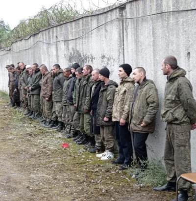 foxminator2000 - #wojna #ukraina #rosja 

Druga armia świata... wygląda jak banda men...