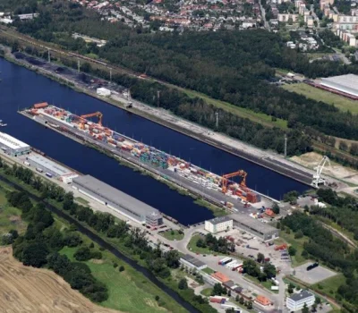 piaskun87 - @ipkis123: nawet port w Gliwicach [Śląsk] wygląda lepiej xD