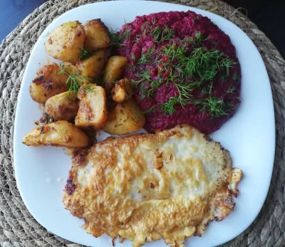 arinkao - Pieczone ziemniaki, buraki i filet drobiowy w cieście └[⚆ᴥ⚆]┘

#gotujzwyk...