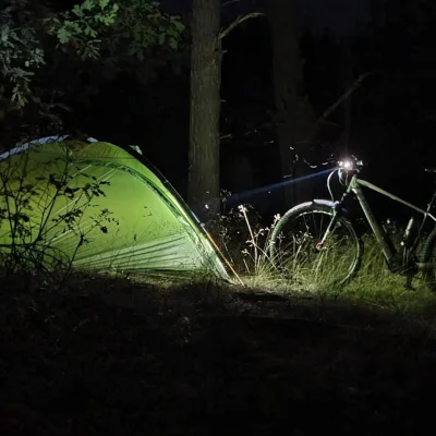 Jonn - Pierwsza noc w lesie na Mazurach. Wokół trwa rykowisko. #podroze #mazury