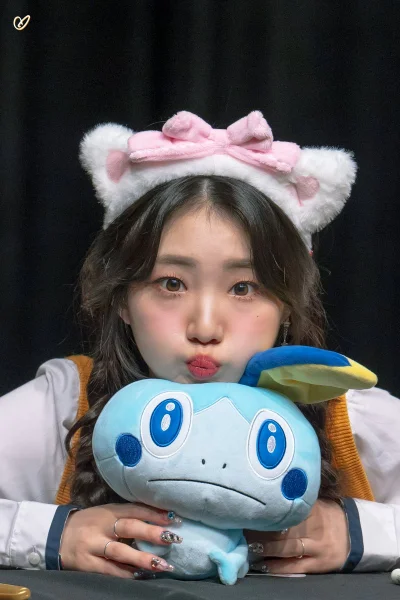 PrawaRenka - #yeojin #loona #koreanka