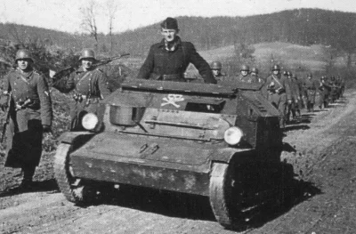 oshkosh - Po zakończeniu kampanii wrześniowej część polskich tankietek trafiło w ręce...