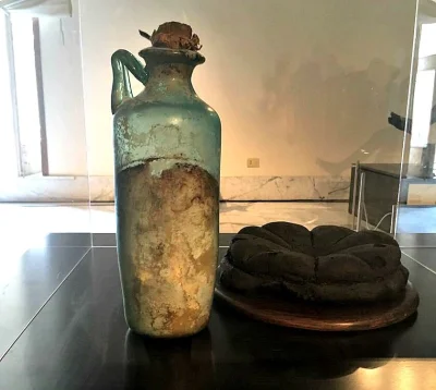 IMPERIUMROMANUM - Najstarsza znana butelka z oliwą z oliwek

W Narodowym Muzeum Arc...
