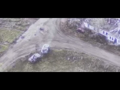 emjot86 - Ukraiński wóz piechoty wycofuje się w panice taranując swoich - chciałbym ż...