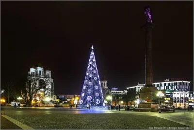 janielubie - @JanLaguna: @sccx: @dziadeq: Ta poprzednia ponoć 30.5 m miała, ciekawe, ...