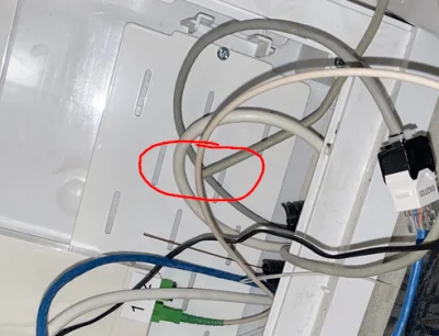 Devcio - @Rajdowiec29: a może to ten kabel który nie jest zarobiony, telewizje albo i...