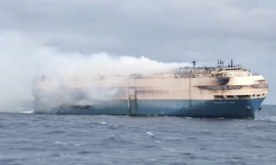 Saeglopur - @NieMuszeWszystkichLubic: 4000 samochodów i cały statek spalone, zapalił ...