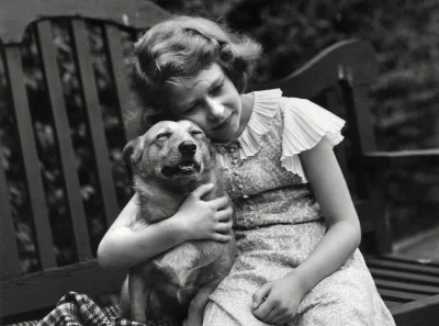 slowdive - Bardzo lubię zdjęcia młodej Elżbiety pozującej z psami #uk