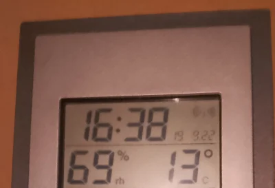 soyunmago - Chłodno się zrobiło, dopiero 19 września, a chłop ma 13°C w pokoju, w któ...