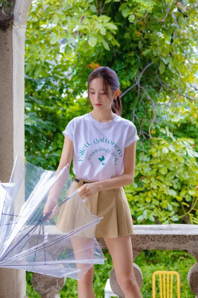 XKHYCCB2dX - #gyuri #fromis9 
#koreanka