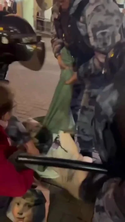 Jagass - Podczas dzisiejszych protestów ponoć postrzelili dziewczynę w jednym z obwod...