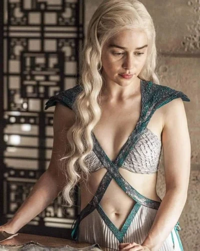 Kpr19 - #got #gameofthrones #emiliaclarke #ladnapani

(｡◕‿‿◕｡)