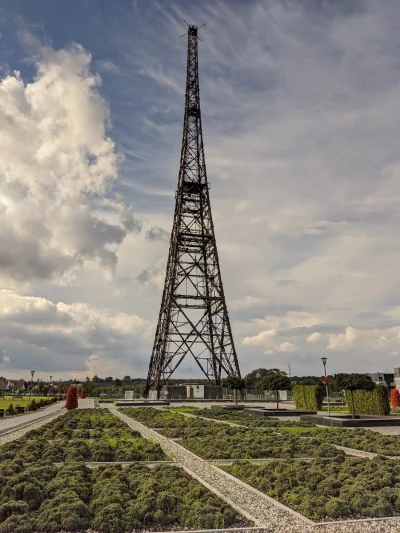 sylwke3100 - To jest prawdziwa wieża Eiffla a nie jakaś podoba z Paryża ( ͡° ͜ʖ ͡°)