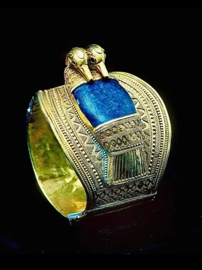 Loskamilos1 - Złota bransoletka z dodatkiem lapis lazuli znaleziona w grobowcu faraon...