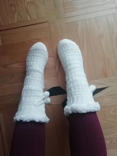 MallaCzarna - To już chyba zima, więc kupiłam idealne skarpetki乁(♥ ʖ̯♥)ㄏ

#zima #sk...