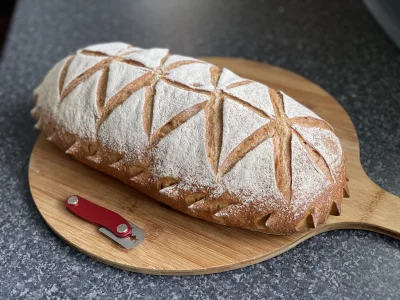 neales - @neales:Chleb na zakwasie


#bojowkapiekarska #gotowanie #pieczenie #chle...