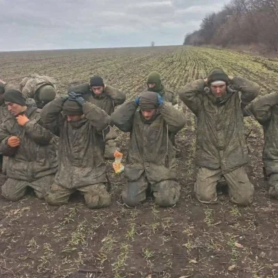 nie_mientki - Dlaczego rosyjscy żołnierze zawsze wyglądają jak wyciągnięci ze zlotu k...