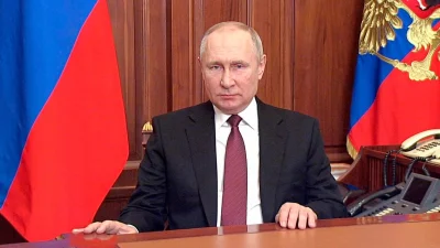 contrast - Putin w 2014 roku:

"Takie mundury można kupić w każdym sklepie" - mówił...