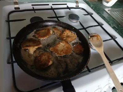 luxkms78 - Boczniaki smażone w panierce z bułki tartej i jajka

#jedzzwykopem #gotu...