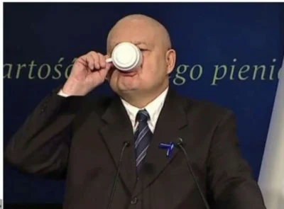 PiccoloGrande - Przyszedłem tutaj pić kawę i niszczyć polską gospodarkę, a właśnie ko...