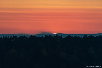 merti - Zachód słońca za Tatrami, które rzucają cień odległość 173 - 180 km

autor ...
