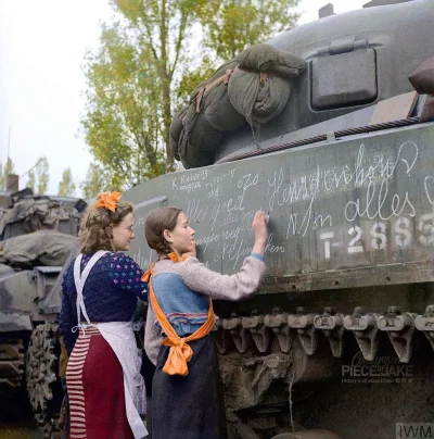 wfyokyga - Baby niderlandzke robią bazgroły na Shermanie. Ciekawe kto to później będz...