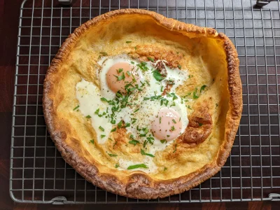 jaceks_ - Dutch baby, czyli duzy Yorkshire pudding, czyli pieczony nalesnik.

#gotu...