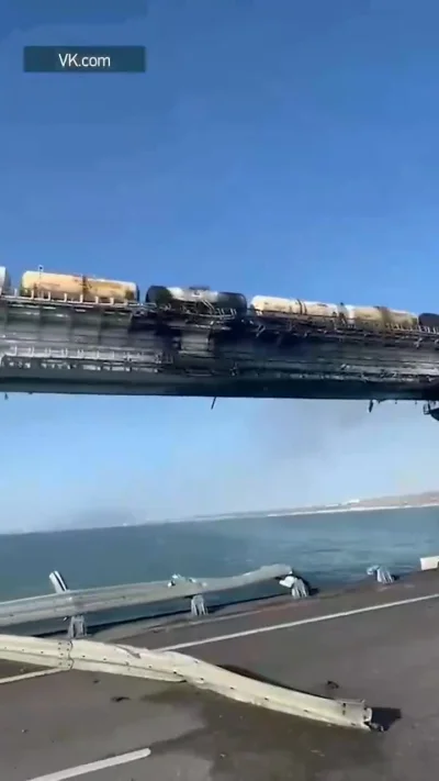 adrian1702 - Na moście Krymskim sytuacja już opanowana.
Na wideo skala zniszczeń

...