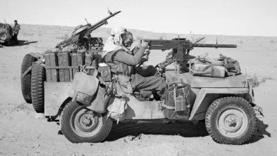 wfyokyga - Jeep brytyjskich sił specjalnych "SAS", początek 1943.
#nocnewojny