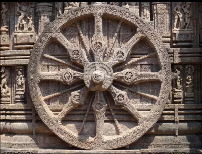 Loskamilos1 - Oto jedno z 24 kamiennych kół zdobiących Świątynię Słońca w indyjskim m...