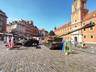zdjeciegipsu - @hartman2: no i co z tego, to zdjęcie obrazujące, obok stał czołg