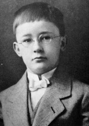 Histmag - Znalezisko - Himmler - od uroczego dziecka do zbrodniarza. (18+)

Heinric...
