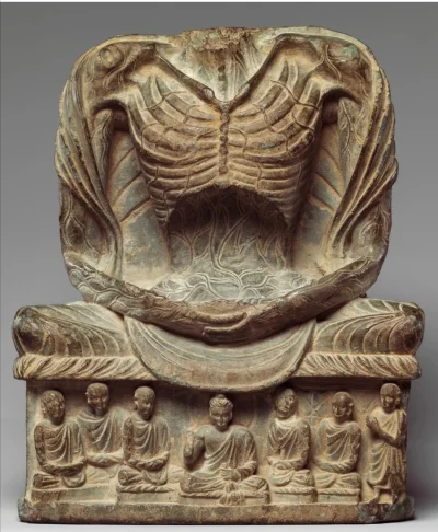 Loskamilos1 - Rzeźba ukazująca poszczącego Buddę, głowa zaginęła w mrokach historii, ...