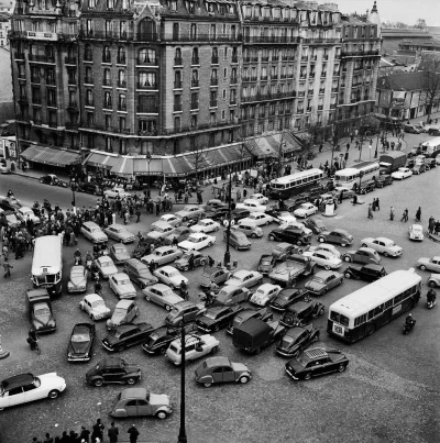 francuskie - Paryż, 1958

#paryż #francja #samochody #motoryzacja #korki #rondo #fr...