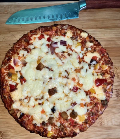 agnis20 - Pizza guseppe kebab z dodatkiem sera 

#jedzenie #gotujzwykopem #pizza